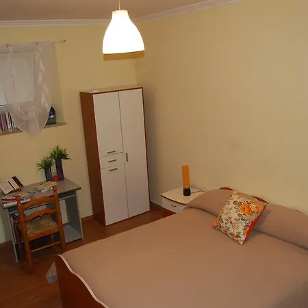Apartment Bed&books Salerno
