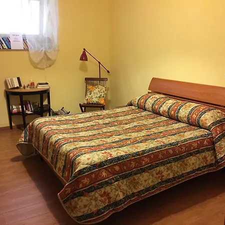 Apartment Bed&books